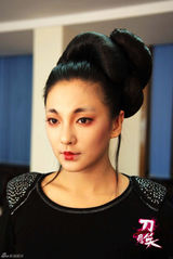 高清图：张雨绮《刀见笑》造型曝光 扮演青楼女子