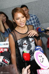 组图：LadyGaga台湾演唱会众星云集 Makiyo昆凌现身