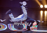 组图：原2PM成员朴宰范参加活动 大秀精彩街舞