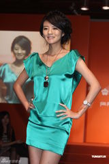 组图：安以轩否认内地有豪宅 不排除冷冻卵子