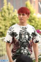 组图：至上励合变90后演绎《奇葩派》