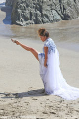 策划：乐坛女神经来袭！乱舞反串停不下来