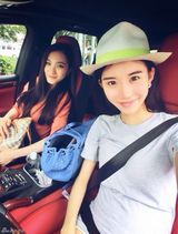 组图：美女硕士毕业抱儿子怀女儿被赞人生赢家