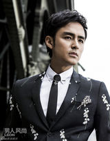 组图：明道魅力风尚巴黎写真 绅士品格尽显