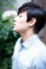 独家：韩星姜河那亲密接触小浪展暖男笑容