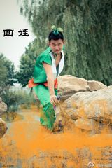 组图：毁童年！河南男大学生拍葫芦娃毕业照