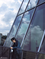 组图：陈坤巴黎拍大片 演绎极致荒诞风