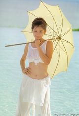 组图：徐若瑄早期性感写真曝光 青涩甜美