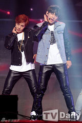 组图：防弹少年团开发布会 展现男性魅力