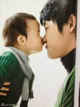 组图：陆毅贝儿组最萌父女档 嘟嘴搞怪表情走红