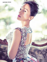 组图：周迅温暖大片置身花海 妩媚女子惹人怜