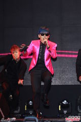 组图：林大晋首场个唱开启 罗志祥监场压阵