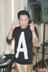 组图：杜德伟演唱会进行彩排 勤练舞赶旧患