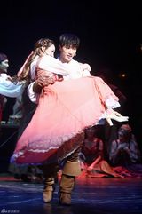 高清组图：Jun.K誉恩音乐剧《三剑客》谱恋曲