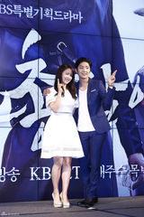 独家：《神枪手》李准基高调亮相 耍宝卖萌