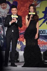 组图：小苹果”屈菁菁惊艳亮相《老男孩》首映