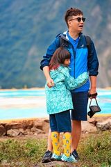 组图：爸爸开启丛林大冒险 金曲歌王曹格落泪