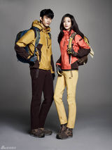 组图：全智贤玉泽演(2PM)等户外写真 展运动时尚