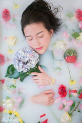 组图：苏青大片美若芙蓉 古装美人演绎花之物语