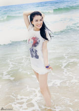 组图：石天琦夏日度假写真 阳光笑容邻家装扮