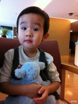 策划：我家有娃初长成 爸爸2萌娃幼时照大曝光