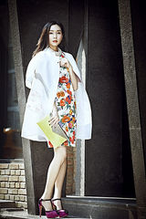 组图：杨恭如初夏完美搭配 展都市女强人范