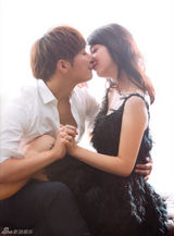 组图：成宫宽贵佐佐木希激吻 高清大图适合舔屏