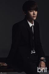 组图：帝国之子展熟男魅力 散发夏日香气