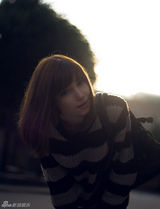 组图：日俄混血正妹走红网络 靓丽似漫画人物