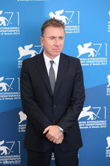 组图：威尼斯评委齐亮相 陈冲美艳搭蒂姆-罗斯