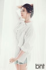 组图：T-ara智妍写真 紧身牛仔秀性感身材