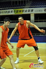 组图：曝刘翔妻子前任霸气照 曾效力北京男篮