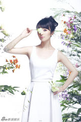 组图：习雪纯美写真曝光宛如夏日清风