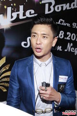 组图：黄宗泽赞前女友胡杏儿三点式劲爆