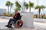 高清组图：戛纳终身成就奖得主贝托鲁奇坐轮椅亮相