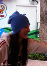 组图：张柏芝携两儿子同游海洋公园 儿子可爱卖萌