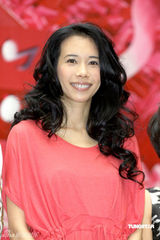 幻灯图：莫文蔚北京忙代言 趁热打铁筹备新专辑