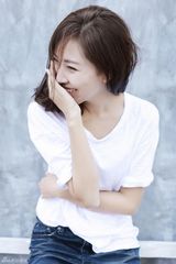 组图：菅韧姿曝清新帅气写真 显干练清爽气质