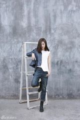 组图：菅韧姿曝清新帅气写真 显干练清爽气质