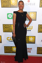 组图：评论家奖众星云集 谢耳朵帅气潘妮秀短发