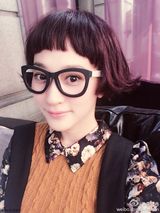 组图：卖萌不止！李小冉个性刘海变阿拉蕾搞怪