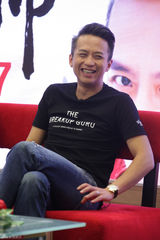 组图：邓超柳岩携《分手大师》主创做客新浪