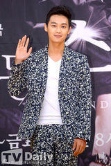 组图：《清潭洞》崔贞允姜成民再续前缘