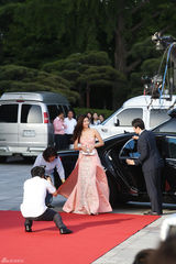 独家高清：又是一年百想红毯 众星云集争奇斗艳