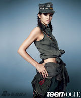 组图：卡戴珊超模小妹登封面 18岁女郎青春靓丽