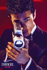 组图：范冰冰携手黄晓明登封面 演绎魅惑时尚