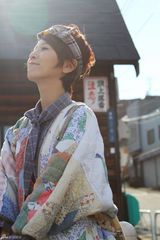 组图：黄雅莉《田园香》MV首发 自导自演过足瘾