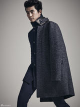 组图：2PM玉泽演写真 正装大衣尽显霸气男人味