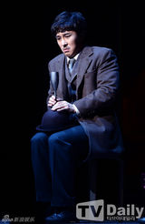 组图：金烔完音乐剧试演 李钟赫投入表情扭曲