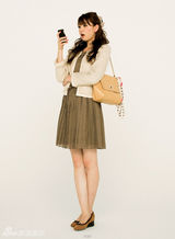 组图：日本模特宫田聪子示范89款秋季服饰搭配